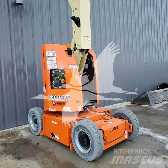JLG E300AJP Körüklü personel platformları