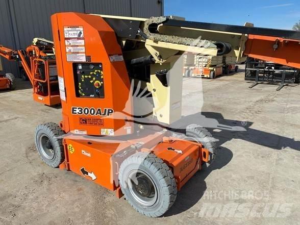 JLG E300AJP Körüklü personel platformları