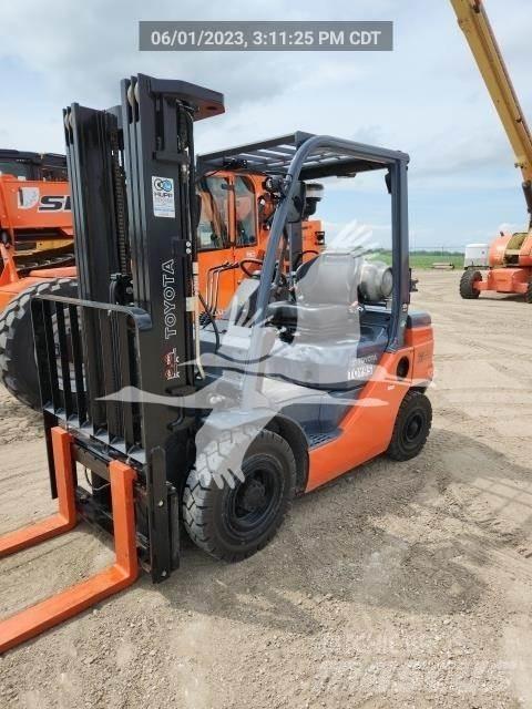 Toyota 8FGU25 Dizel forkliftler