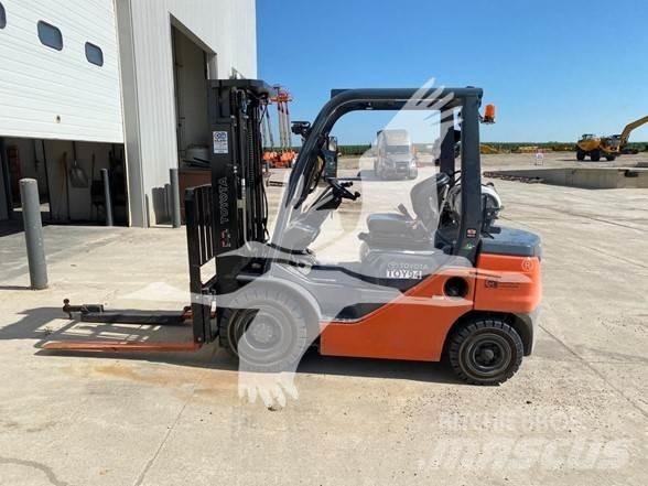 Toyota 8FGU25 Dizel forkliftler