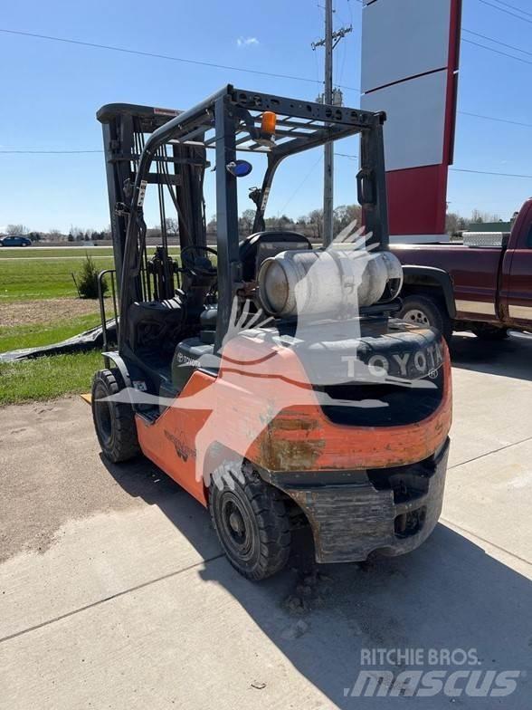 Toyota 8FGU25 Dizel forkliftler