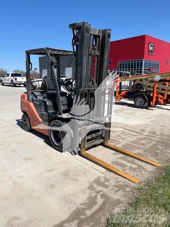 Toyota 8FGU25 Dizel forkliftler