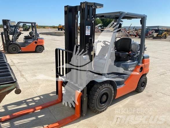 Toyota 8FGU25 Dizel forkliftler