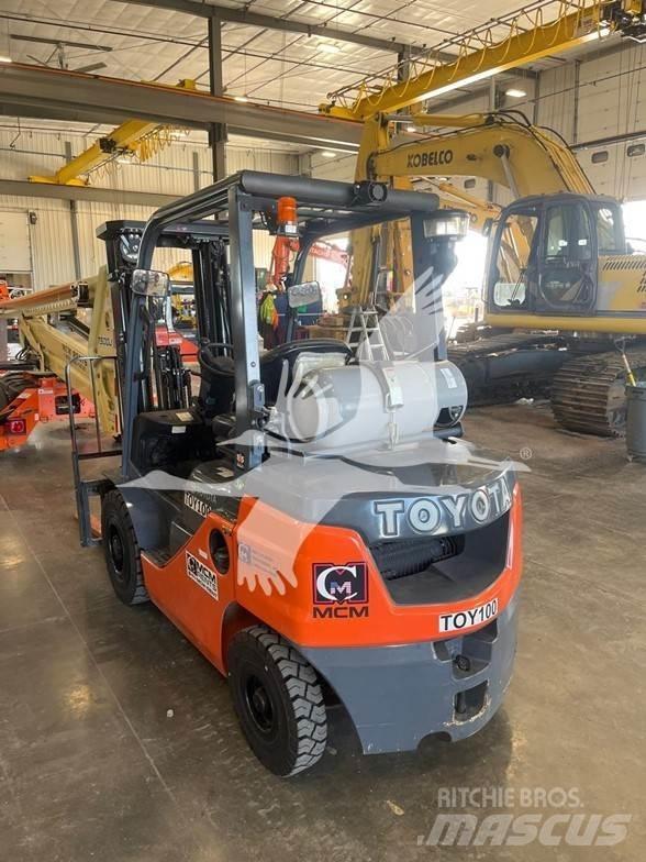 Toyota 8FGU25 Dizel forkliftler