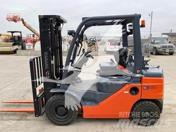 Toyota 8FGU25 Dizel forkliftler