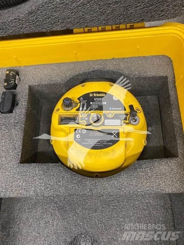 Trimble SPS881 Diger