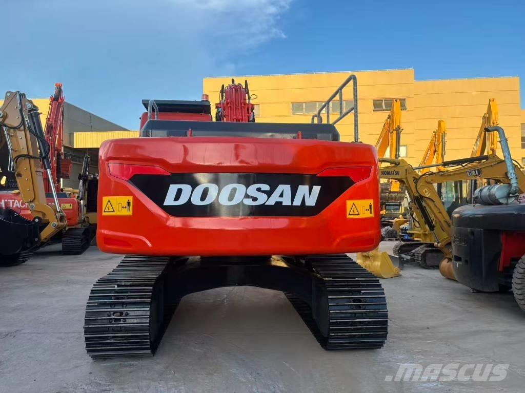 Doosan DX 225 LC Paletli ekskavatörler