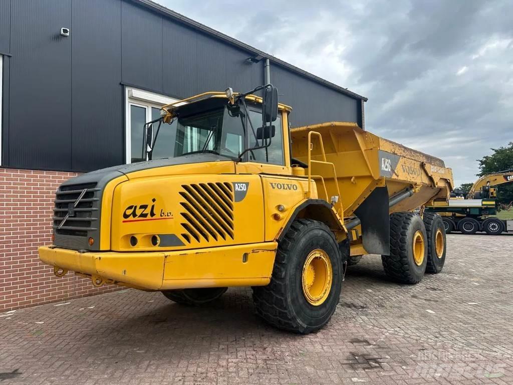Volvo A25D Belden kirma kaya kamyonu