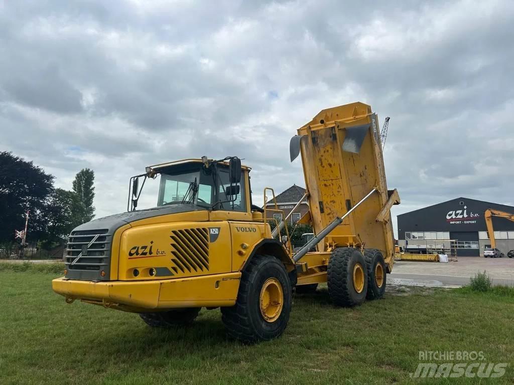 Volvo A25D Belden kirma kaya kamyonu