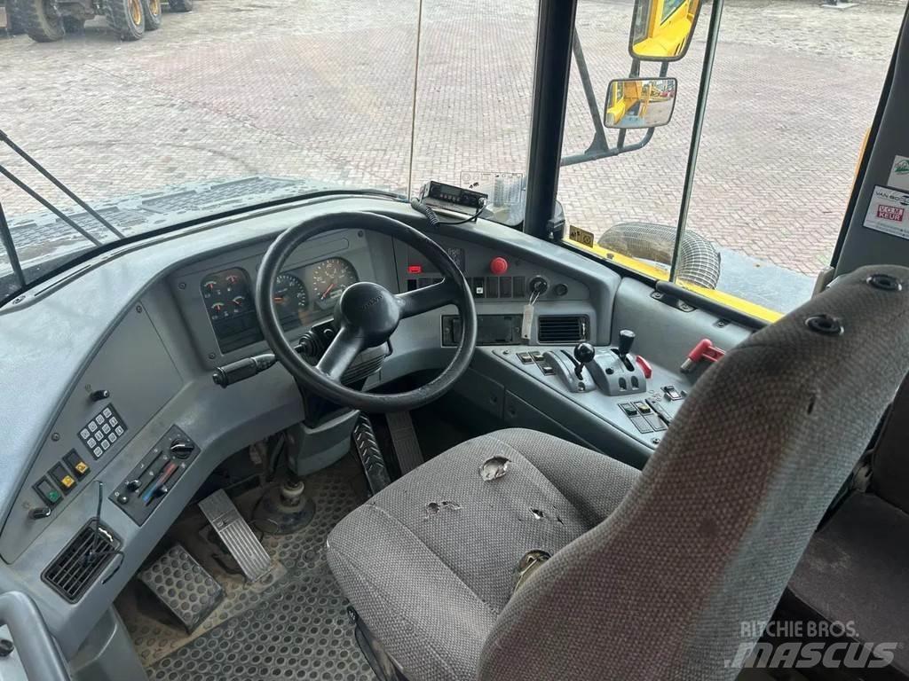 Volvo A25D Belden kirma kaya kamyonu