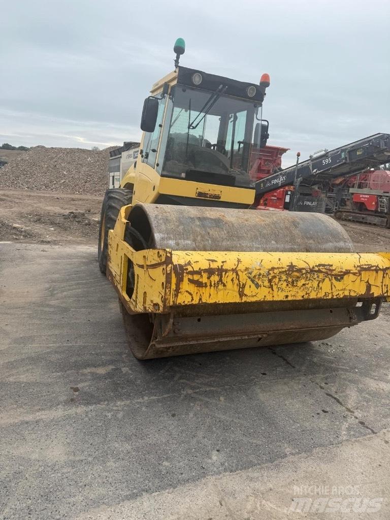 Bomag BW 213 D H-4 Tek tamburlu silindirler