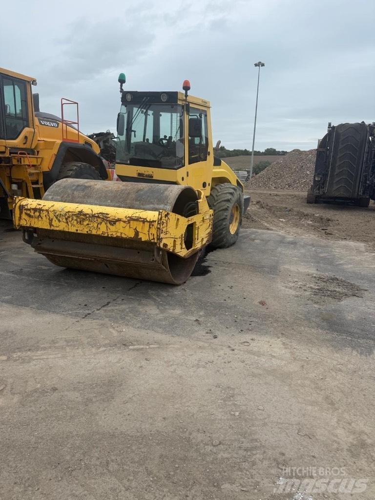 Bomag BW 213 D H-4 Tek tamburlu silindirler