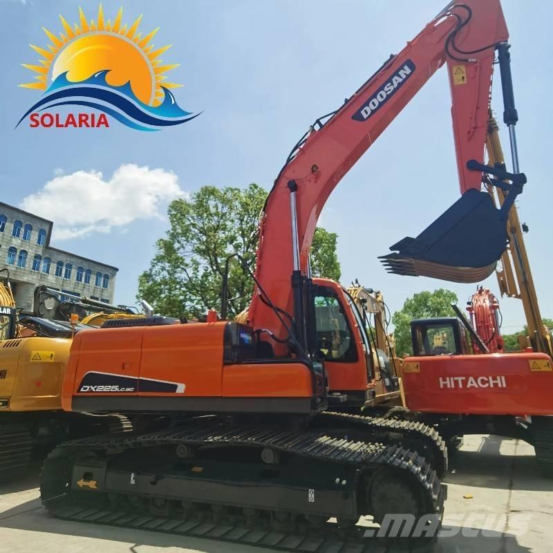 Doosan DX 225 LC Paletli ekskavatörler