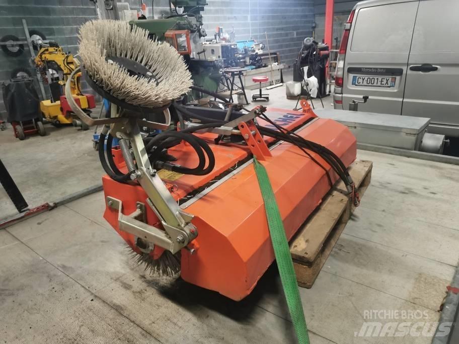 Tuchel Simplex 135HD Cadde süpürücüler
