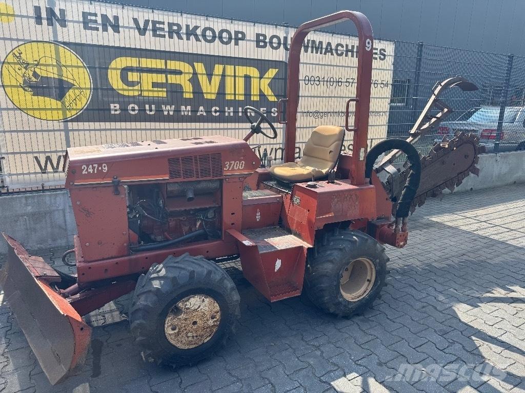 Ditch Witch 3700 DD Kanal kazma makinasi