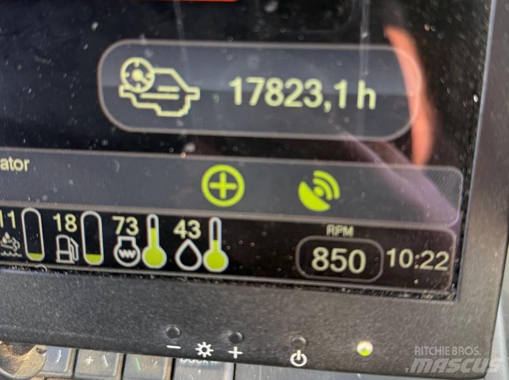 Komatsu 855.1 Tomruk yükleyici traktörler