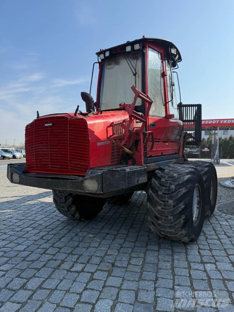Komatsu 855.1 Tomruk yükleyici traktörler