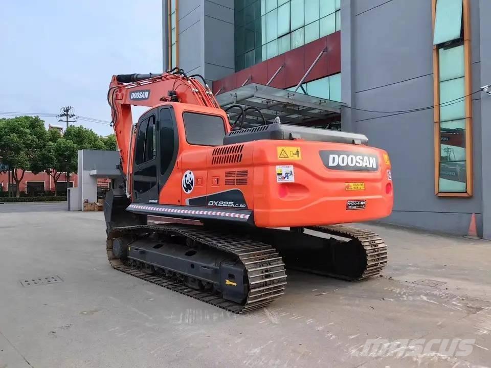 Doosan DX225LC-9C Paletli ekskavatörler