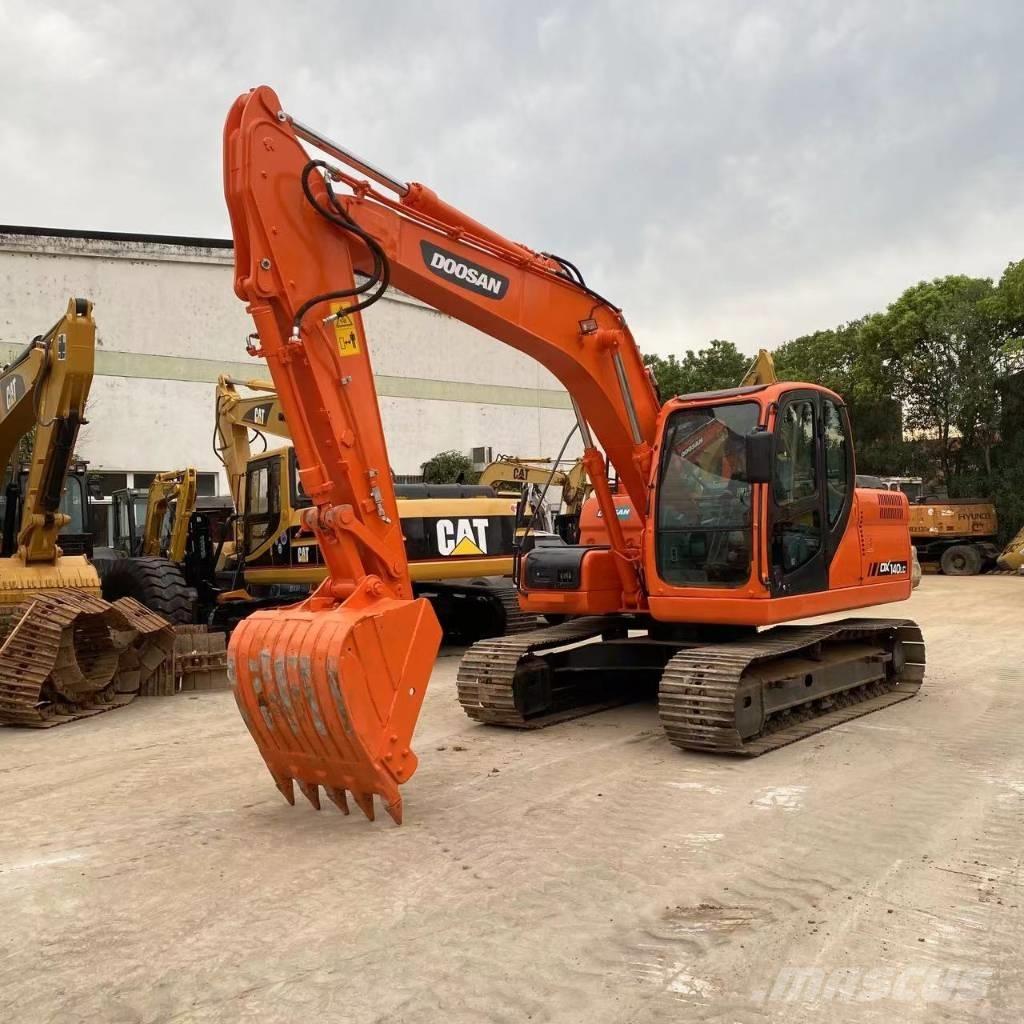 Doosan DX 140 Paletli ekskavatörler