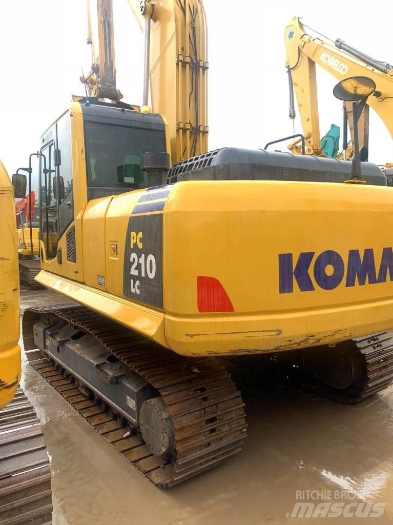 Komatsu PC 210-8 Paletli ekskavatörler