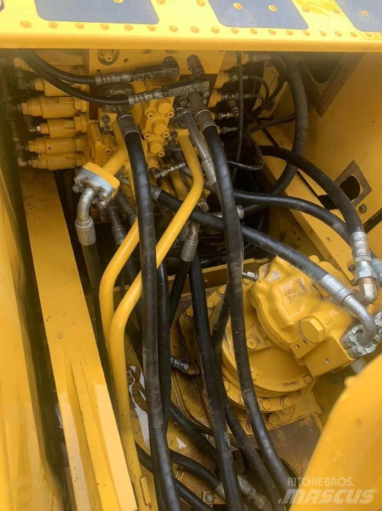 Komatsu PC 210-8 Paletli ekskavatörler