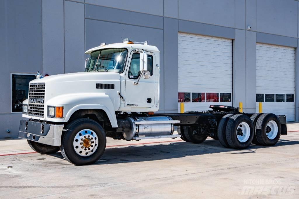 Mack CHN 613 Çekiciler