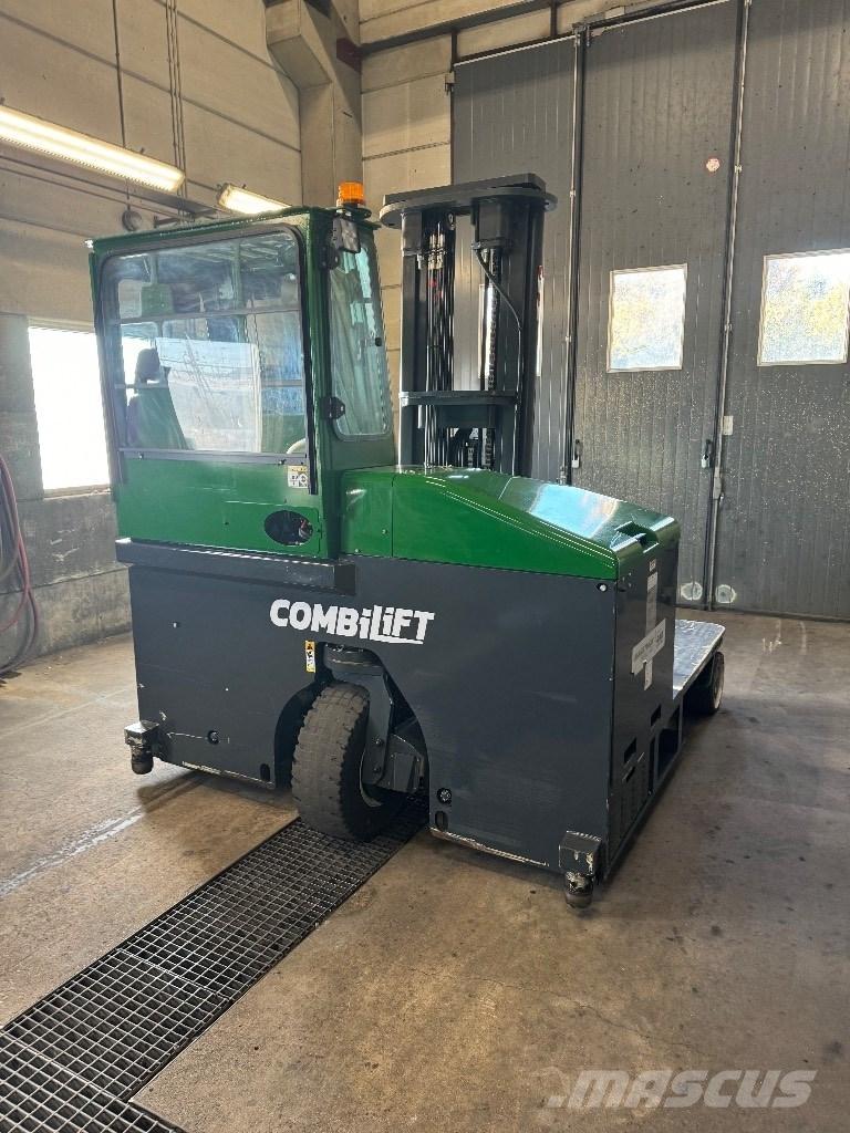 Combilift C4000ET 4 yönlü reach truck