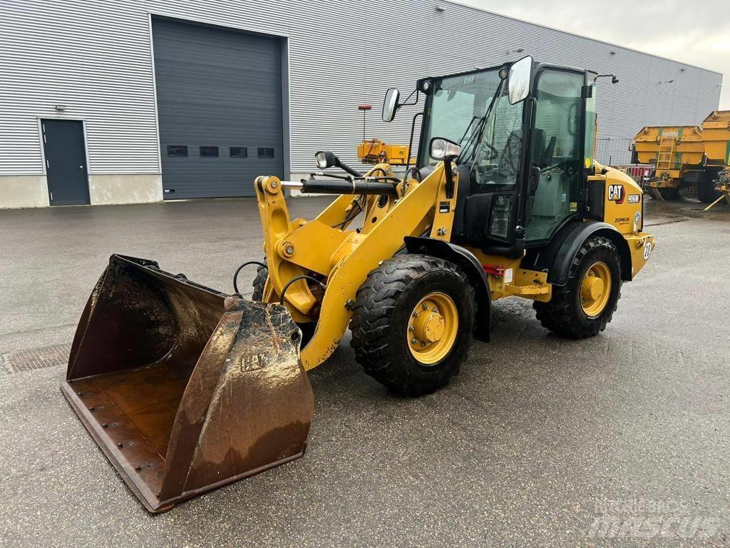 CAT 906M Tekerlekli yükleyiciler