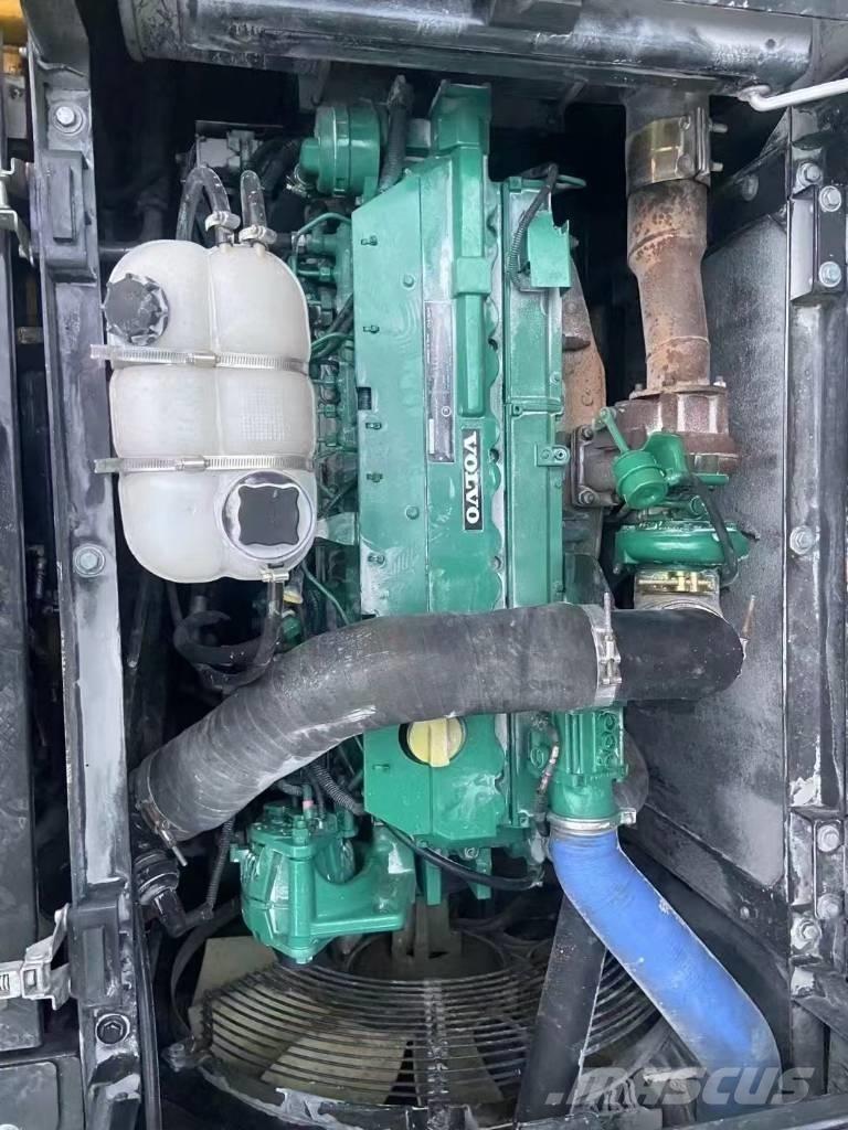 Volvo 290D Paletli ekskavatörler