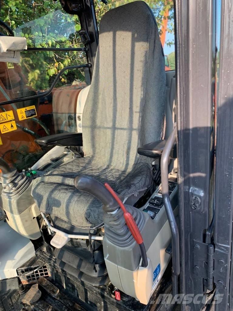 Hitachi ZX 135 US-5B Paletli ekskavatörler