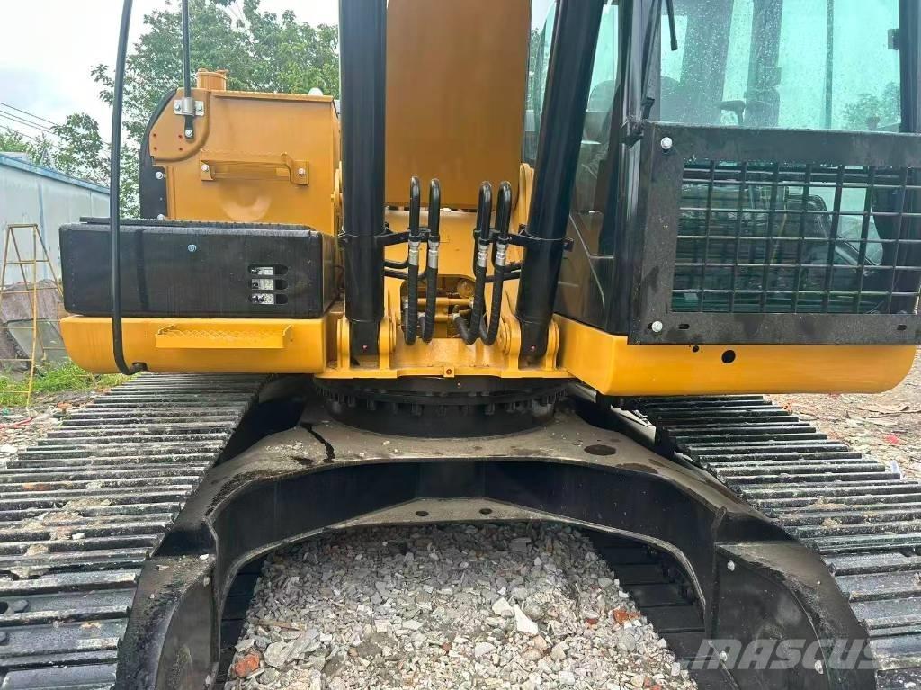 CAT 320D2L Paletli ekskavatörler