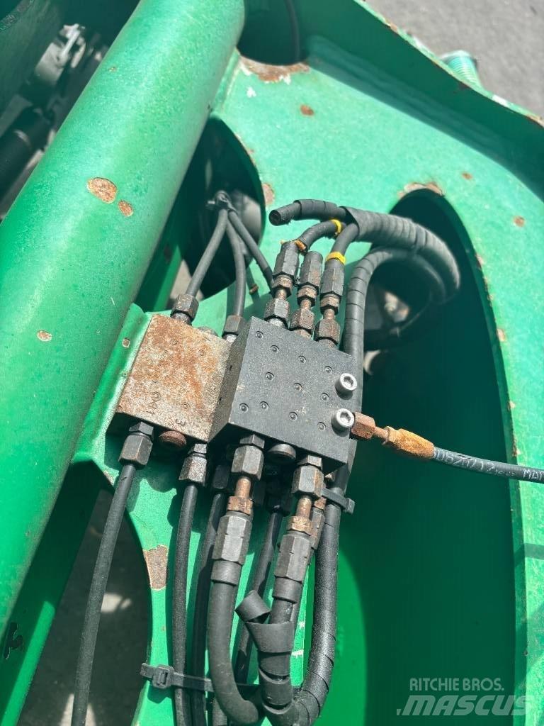 Samson TD 12 Sivi gübre ve ilaç tankerleri