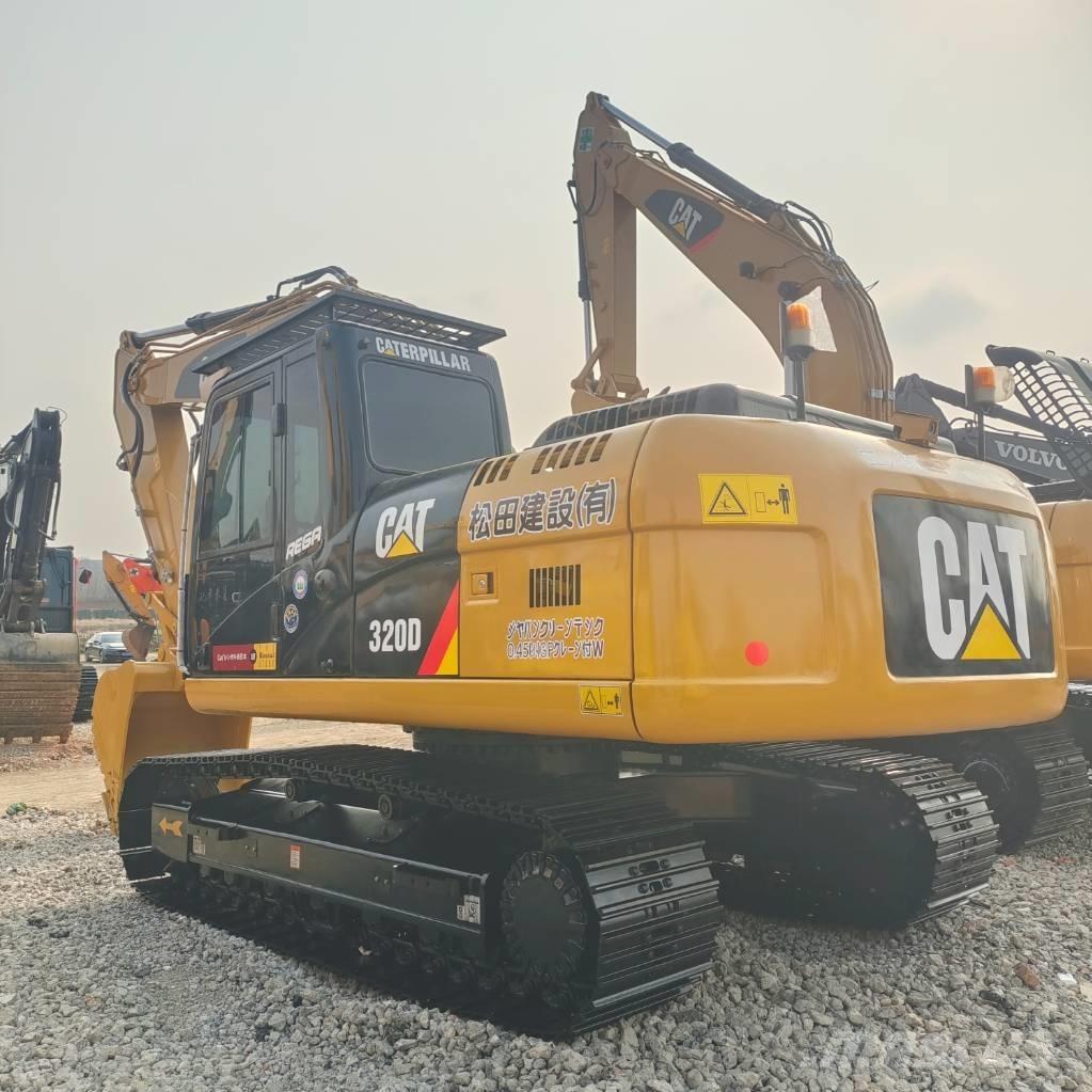 CAT 320D Paletli ekskavatörler