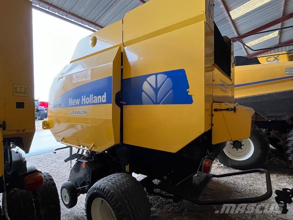 New Holland BR750A Rulo balya makinalari