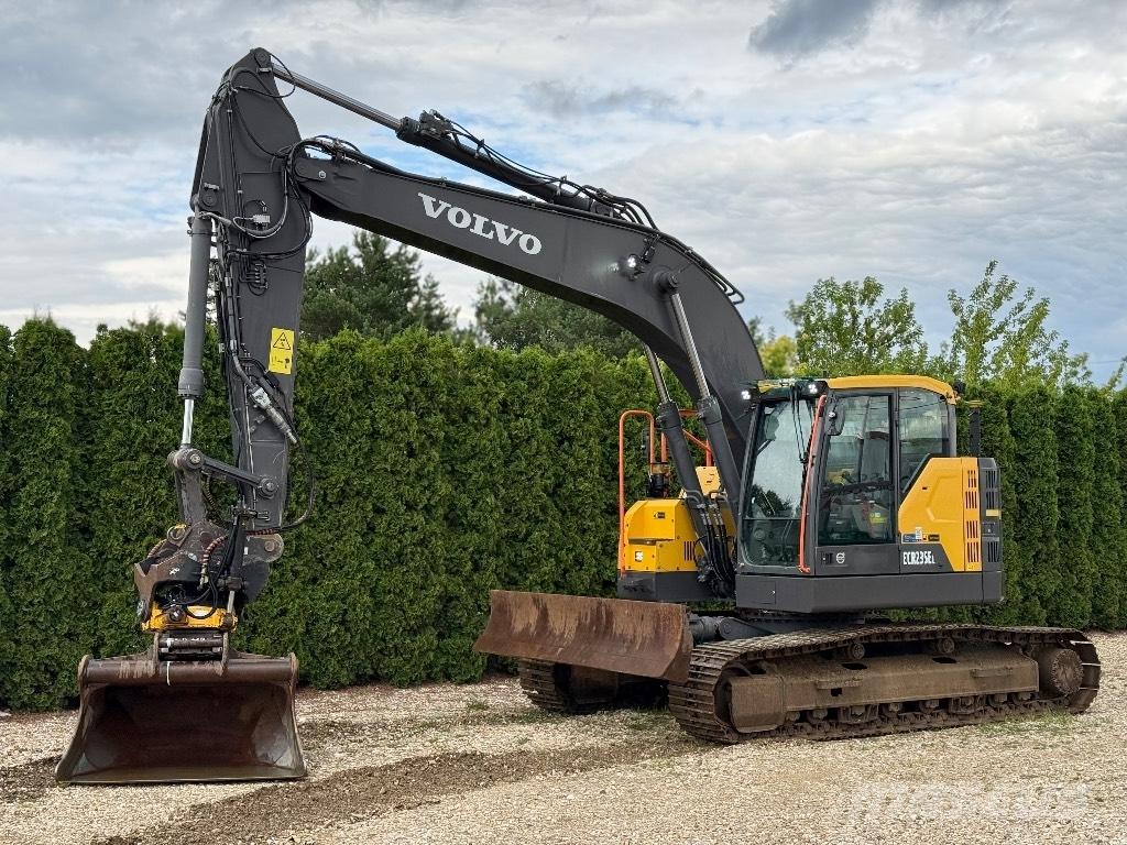 Volvo ECR 235 EL Paletli ekskavatörler