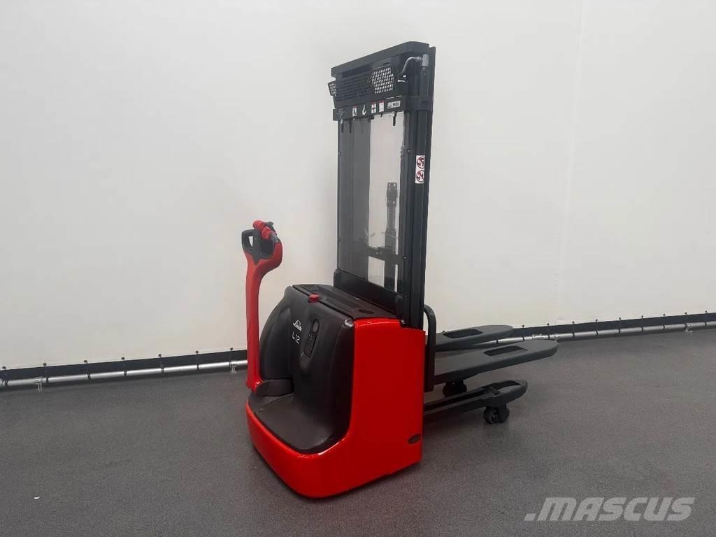 Linde L 12 I Yaya kumandali istif makinasi