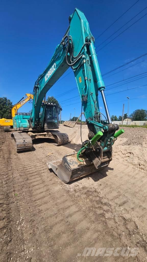 Kobelco SK 210 LC Paletli ekskavatörler