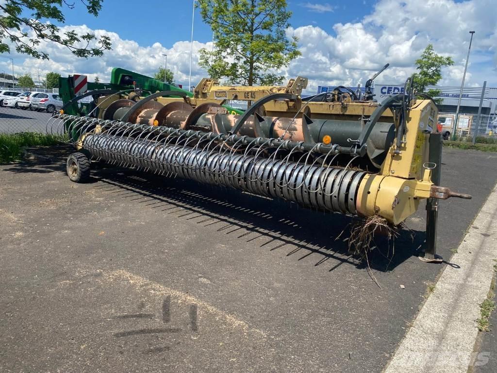 John Deere 8200 Silaj makinasi