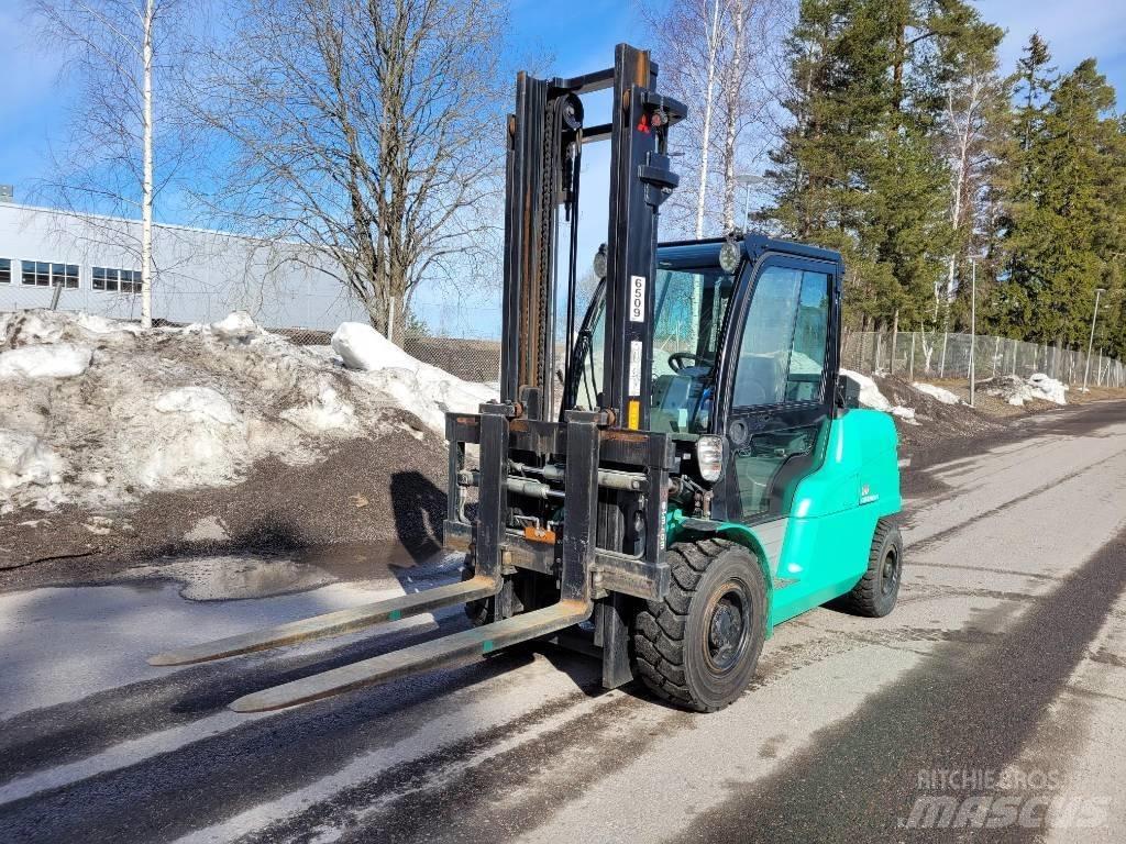 Mitsubishi FD50N Dizel forkliftler