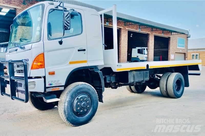 Hino 500 1322 4x4 Diger kamyonlar