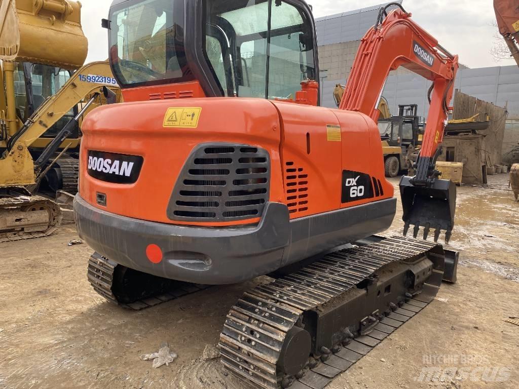 Doosan DX 60 Paletli ekskavatörler