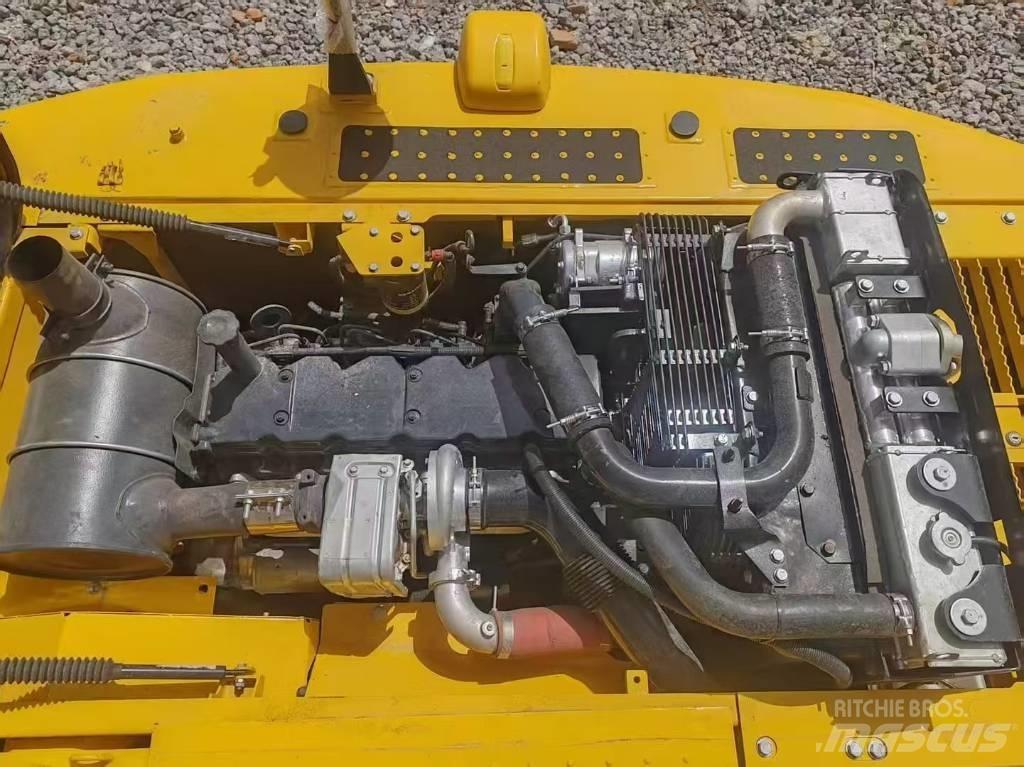 Komatsu 200-8 Paletli ekskavatörler