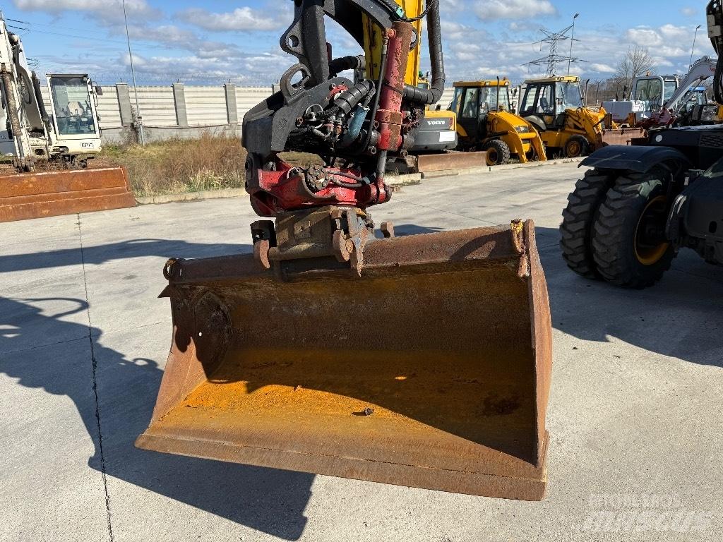 JCB Hydradig Lastik tekerli ekskavatörler