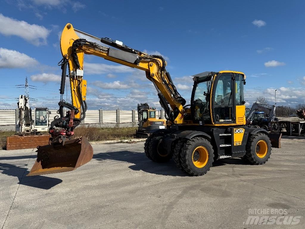 JCB Hydradig Lastik tekerli ekskavatörler