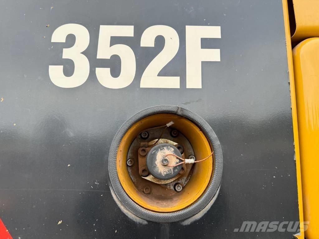 CAT 352 F Paletli ekskavatörler