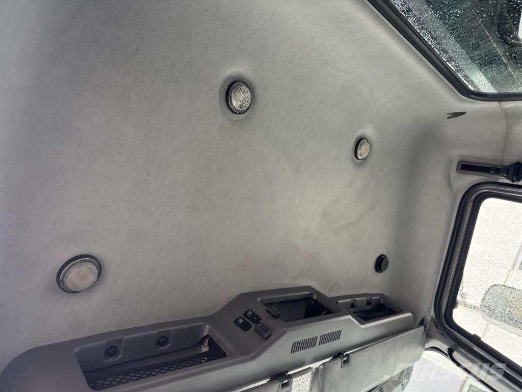 Mack GU 713 Çekiciler