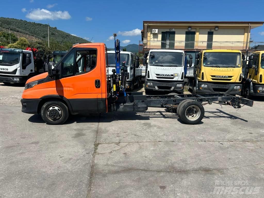 Iveco Daily 35-140 Araç üzeri vinçler