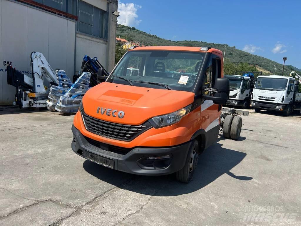 Iveco Daily 35-140 Kapali kasa kamyonlar