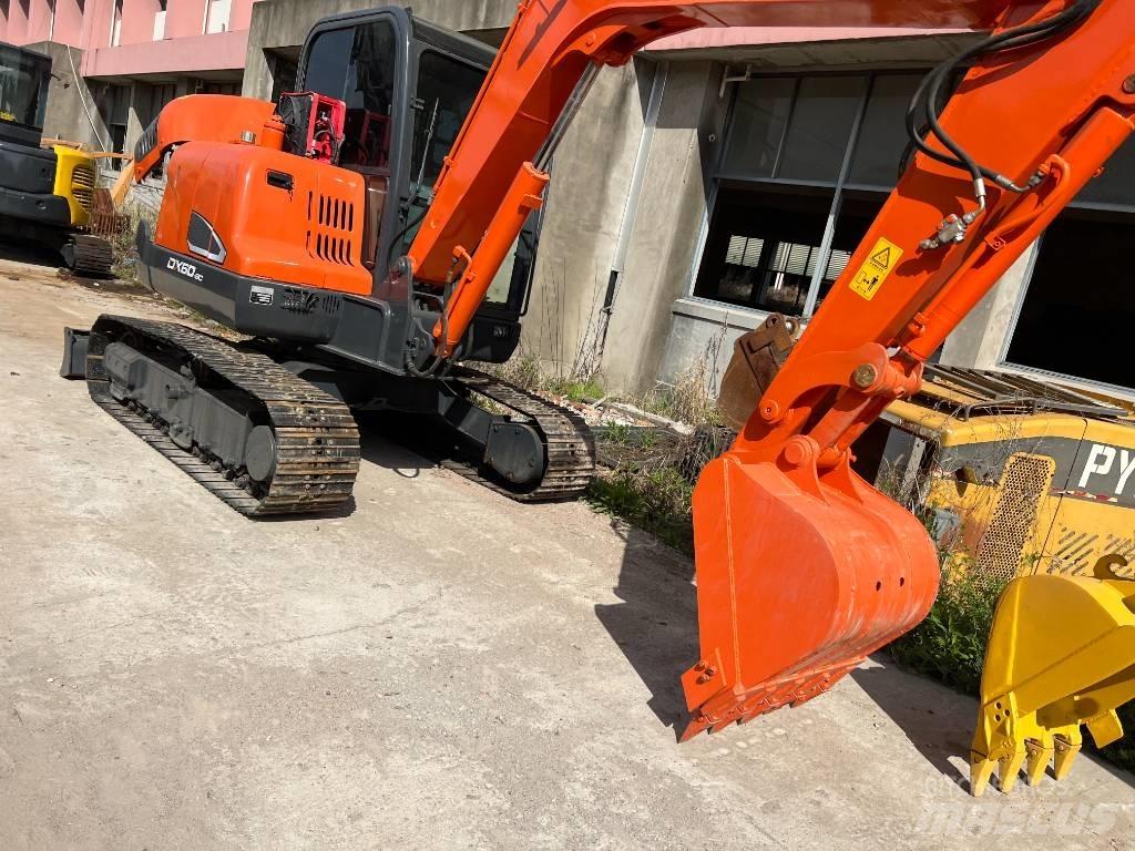 Doosan DX60 Mini ekskavatörler, 7 tona dek