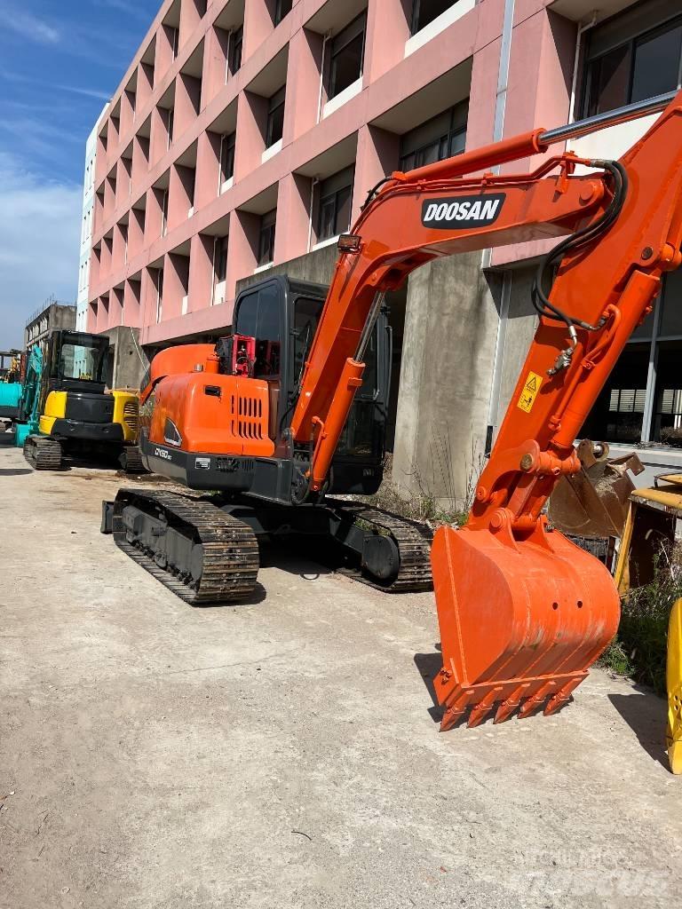 Doosan DX60 Mini ekskavatörler, 7 tona dek